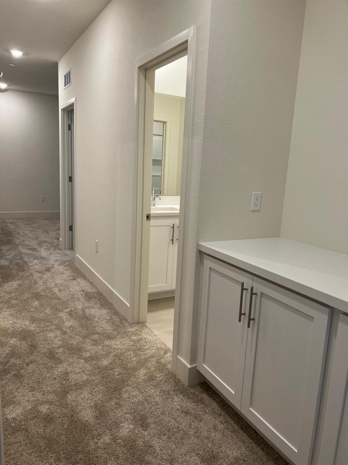 Detail Gallery Image 22 of 44 For 5628 Kusnick Ave, Tracy,  CA 95375 - 5 Beds | 3/1 Baths