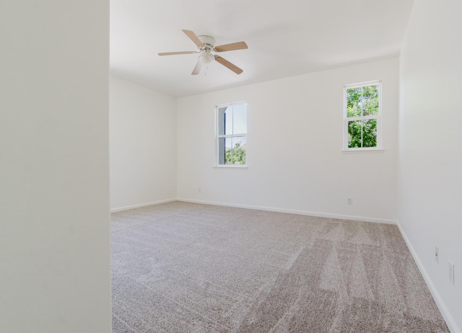 Detail Gallery Image 9 of 25 For 10931 Dutch Tulip Dr, Stockton,  CA 95209 - 4 Beds | 2/1 Baths