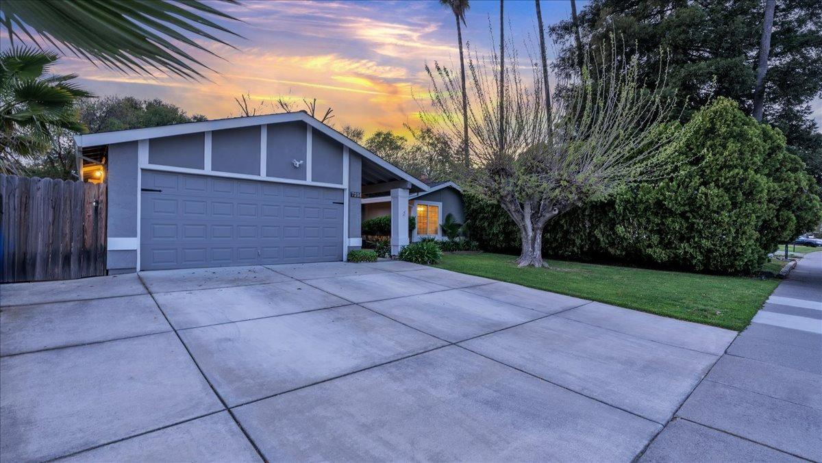 Detail Gallery Image 3 of 37 For 7251 Starflower Dr, Citrus Heights,  CA 95621 - 4 Beds | 2 Baths