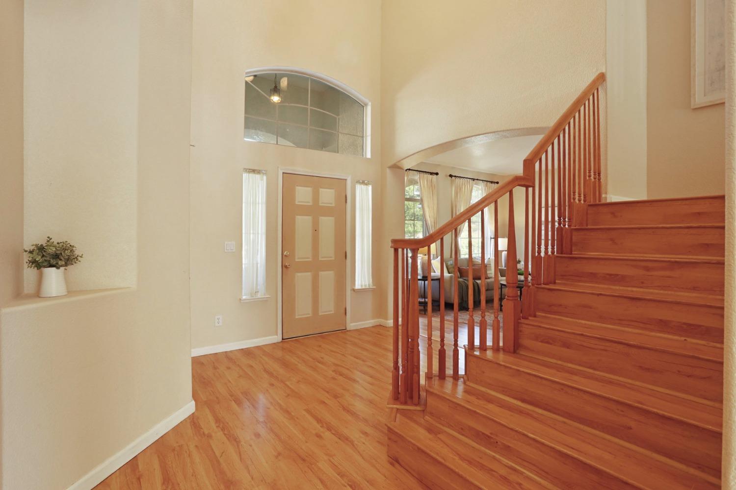 Detail Gallery Image 27 of 65 For 9572 Crystal Water Way, Elk Grove,  CA 95624 - 6 Beds | 4/1 Baths
