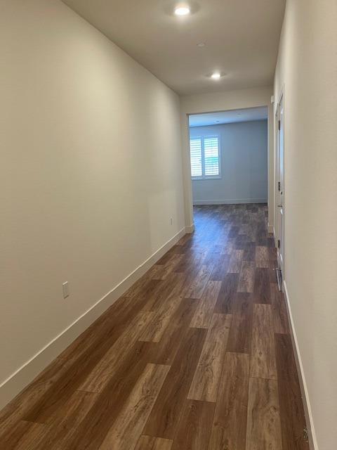 Detail Gallery Image 5 of 44 For 5628 Kusnick Ave, Tracy,  CA 95375 - 5 Beds | 3/1 Baths