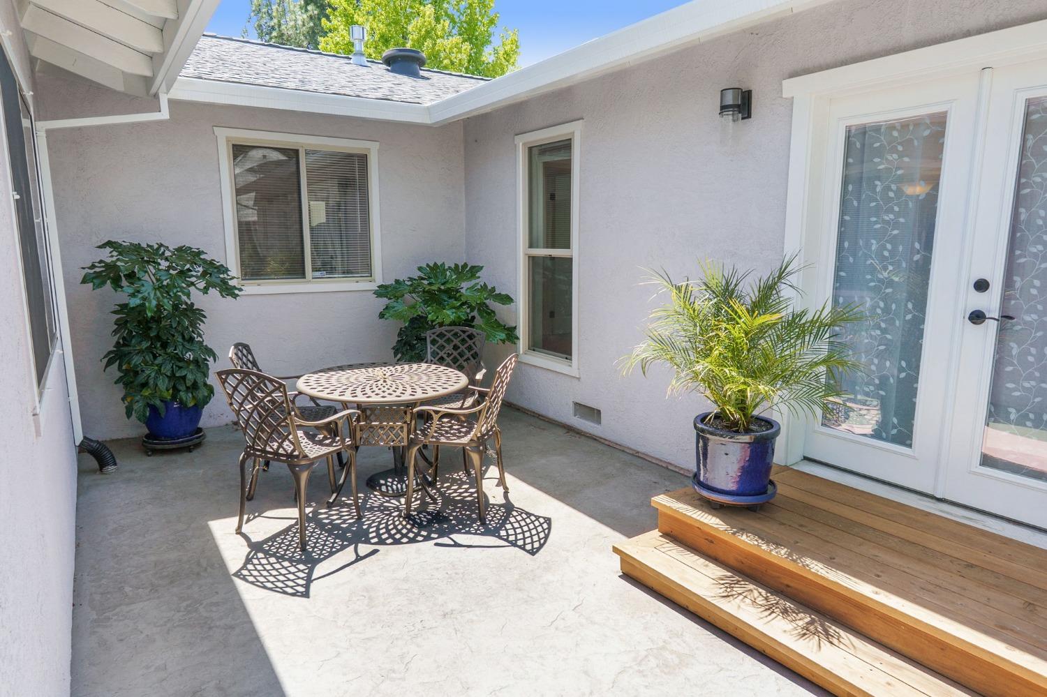 Detail Gallery Image 27 of 30 For 2821 Loyola Dr, Davis,  CA 95618 - 3 Beds | 2 Baths