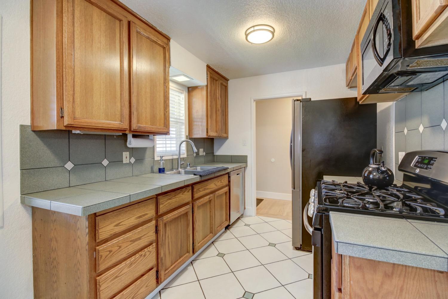 Detail Gallery Image 20 of 50 For 2920 Maison Way, Sacramento,  CA 95864 - 3 Beds | 1 Baths