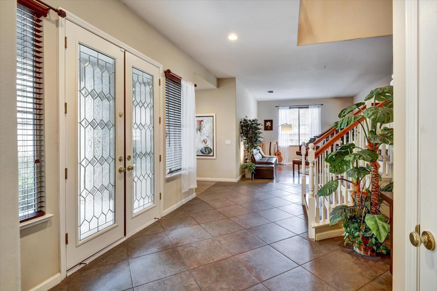 Detail Gallery Image 19 of 65 For 9500 Chicory Field Way, Elk Grove,  CA 95624 - 5 Beds | 4 Baths