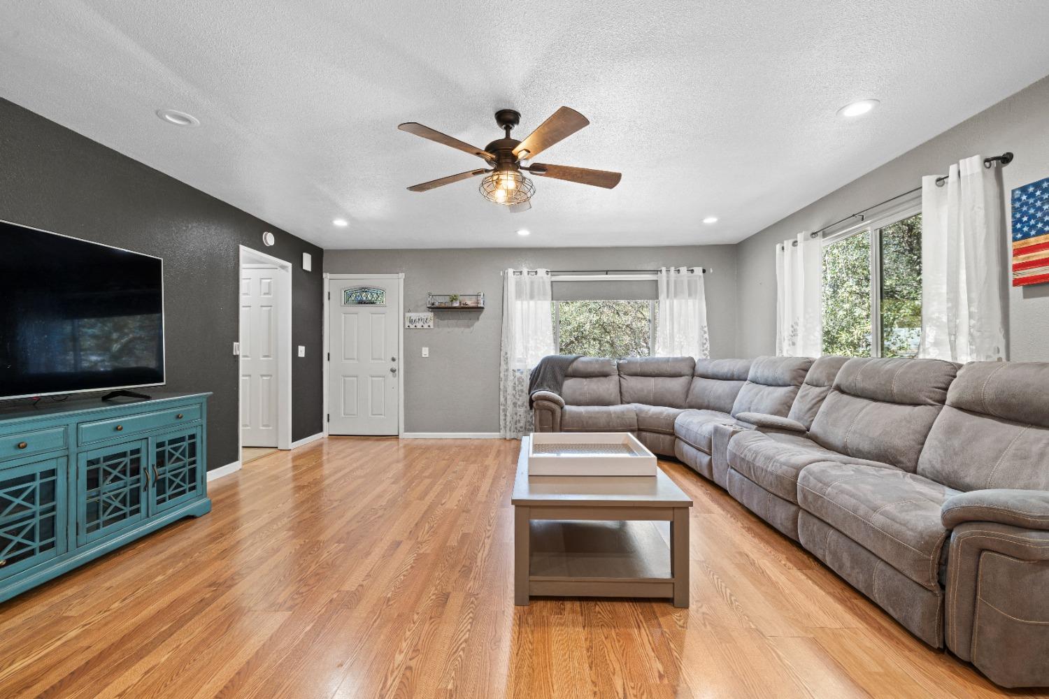 Detail Gallery Image 6 of 45 For 3375 Braniff Ct. Ct, Cameron Park,  CA 95682 - 4 Beds | 2/1 Baths