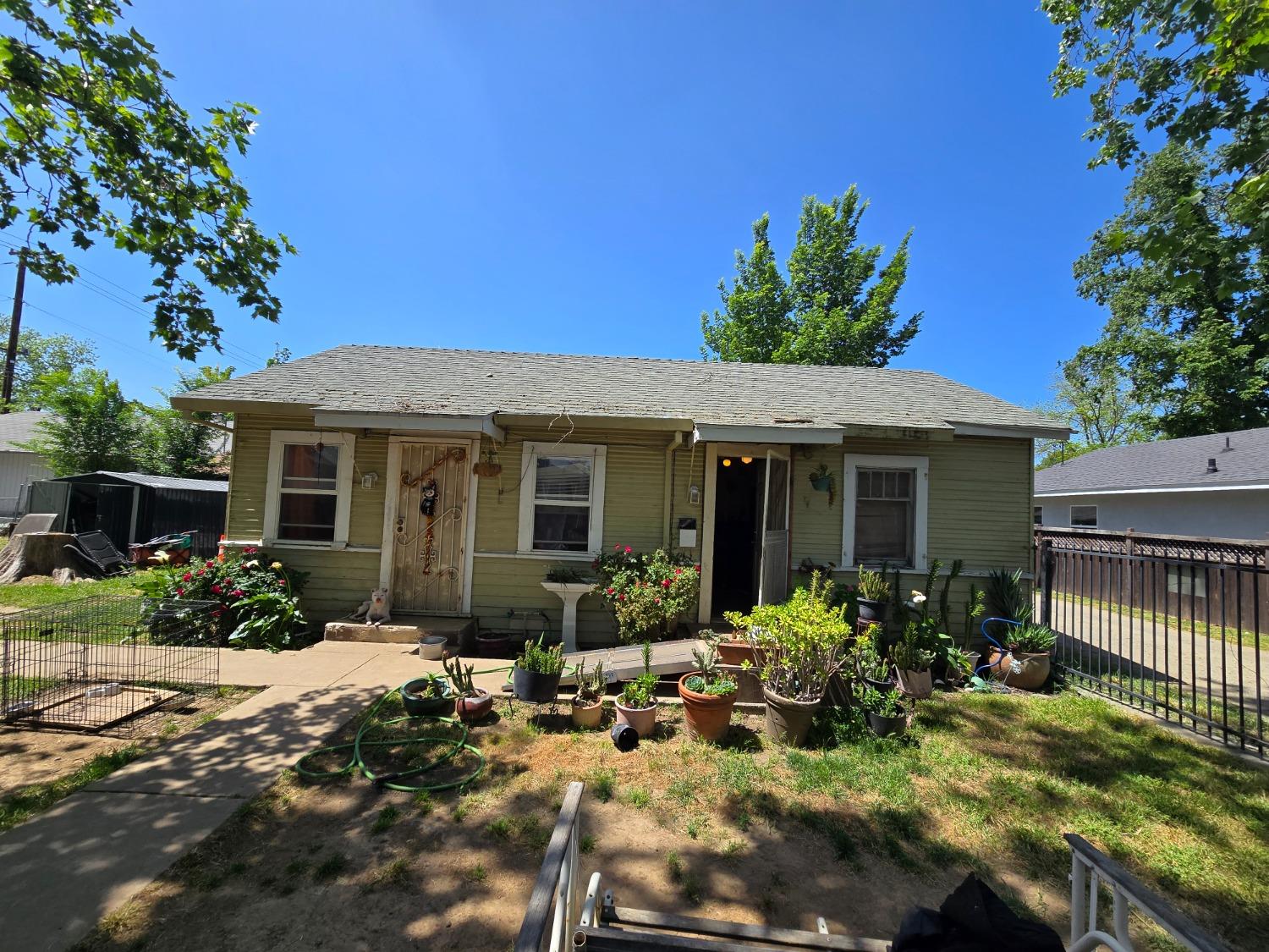 Detail Gallery Image 1 of 11 For 3824 47th St, Sacramento,  CA 95820 - – Beds | – Baths