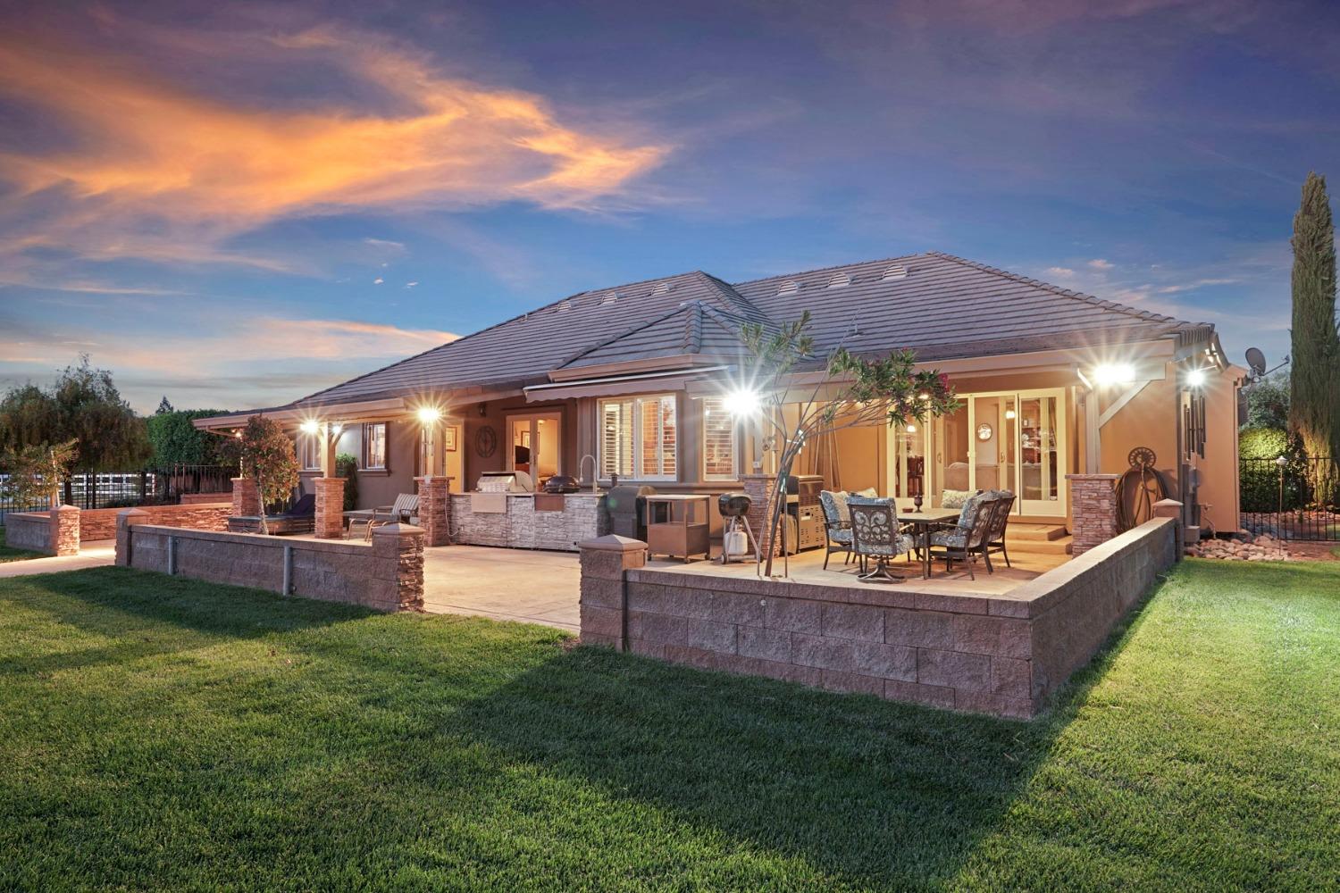 Detail Gallery Image 6 of 63 For 22947 N Samra Hayer Ln, Acampo,  CA 95220 - 4 Beds | 2/1 Baths