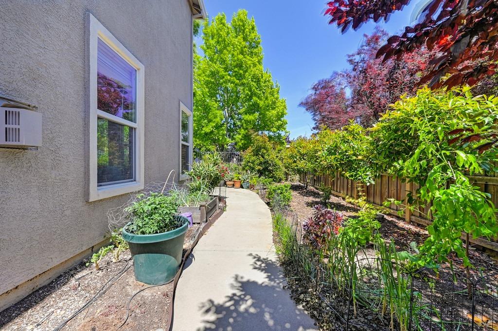 Detail Gallery Image 43 of 49 For 3532 Nouveau Way, Rancho Cordova,  CA 95670 - 4 Beds | 3 Baths