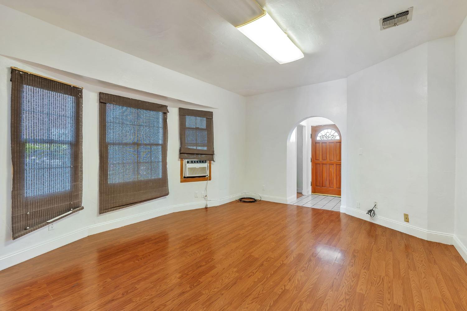 Detail Gallery Image 7 of 42 For 522 K St, Los Banos,  CA 93635 - 3 Beds | 1 Baths