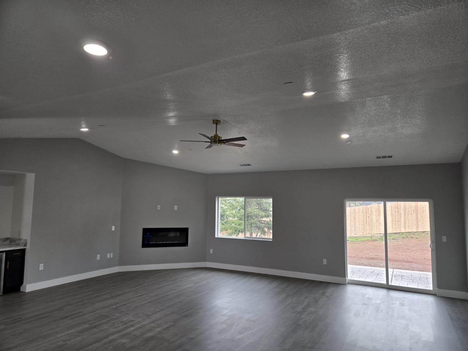 Detail Gallery Image 12 of 35 For 1671 Sweetbriar Ln, Paradise,  CA 95969 - 3 Beds | 2 Baths