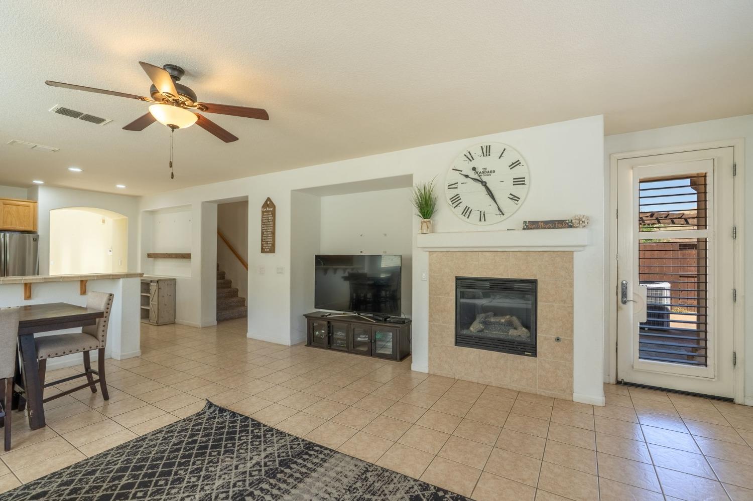 Detail Gallery Image 17 of 44 For 9015 Tee Box Ct, Patterson,  CA 95363 - 4 Beds | 3/1 Baths