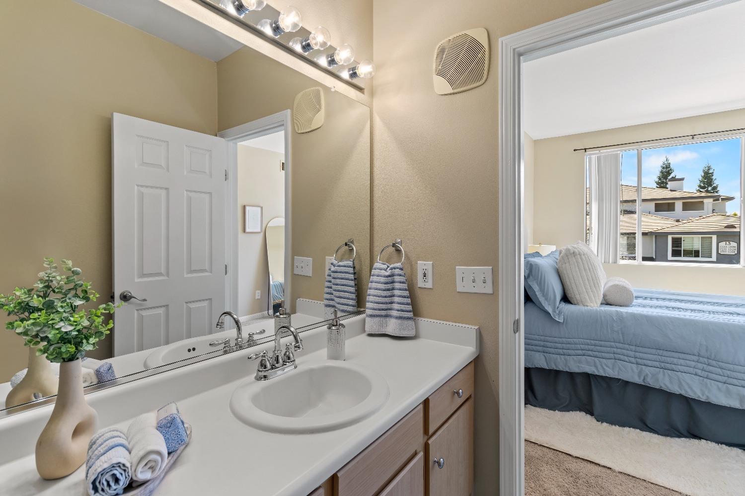 Photo #11: 225032863 Listing: Photo #11