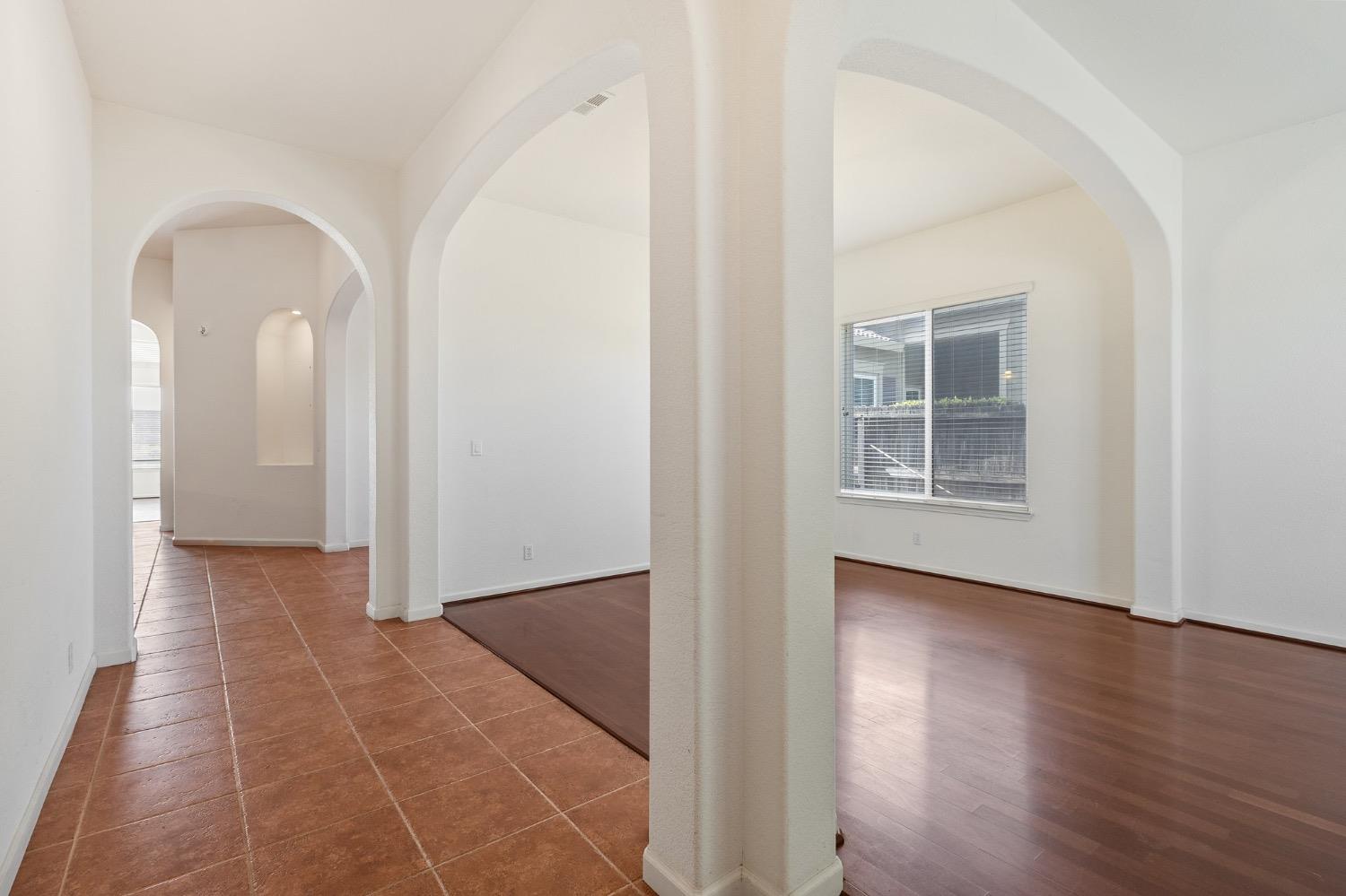Detail Gallery Image 5 of 38 For 554 Bonanza Dr, Newman,  CA 95360 - 3 Beds | 2 Baths