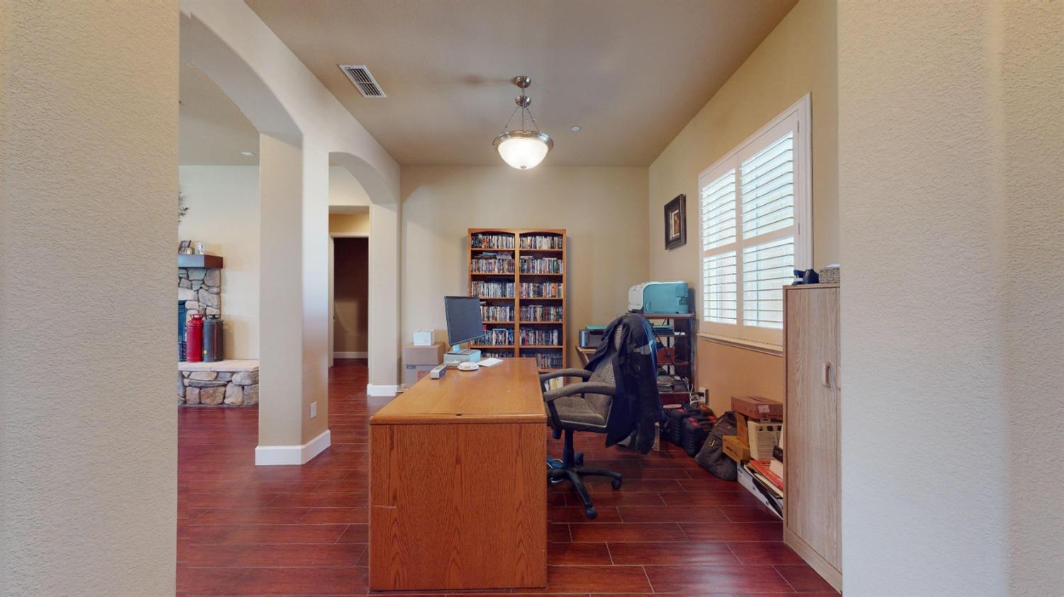 Detail Gallery Image 16 of 35 For 804 Freedom Point Way, Manteca,  CA 95336 - 3 Beds | 2/1 Baths