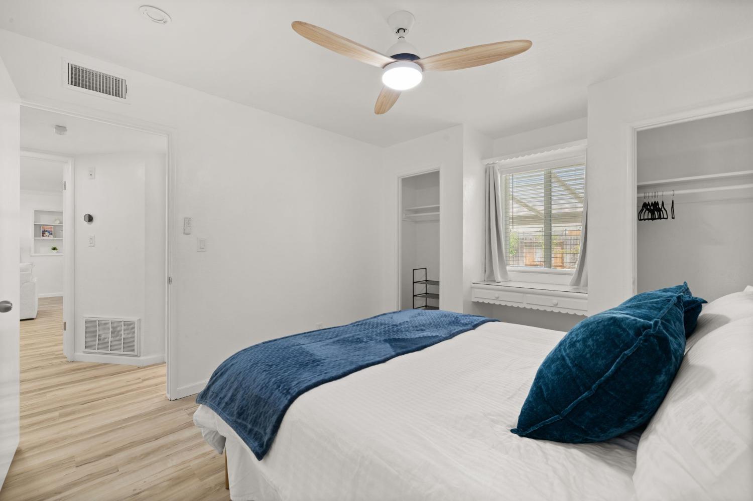 Detail Gallery Image 15 of 18 For 7409 East Pkwy, Sacramento,  CA 95823 - 4 Beds | 2 Baths