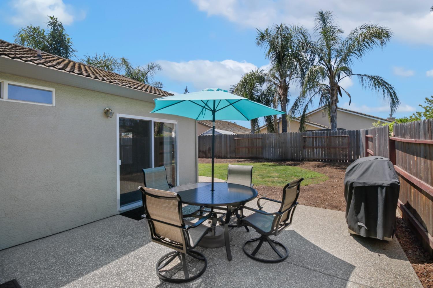 Detail Gallery Image 43 of 57 For 10092 Teddington Way, Elk Grove,  CA 95624 - 3 Beds | 2 Baths