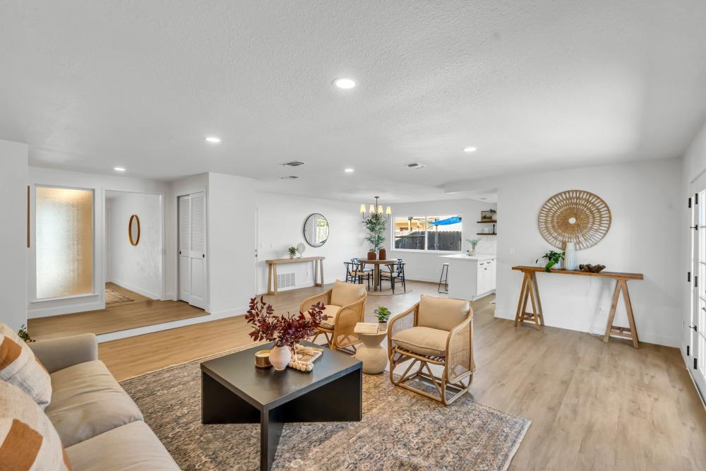 Detail Gallery Image 6 of 33 For 9049 Meadowsweet Way, Elk Grove,  CA 95624 - 4 Beds | 2 Baths