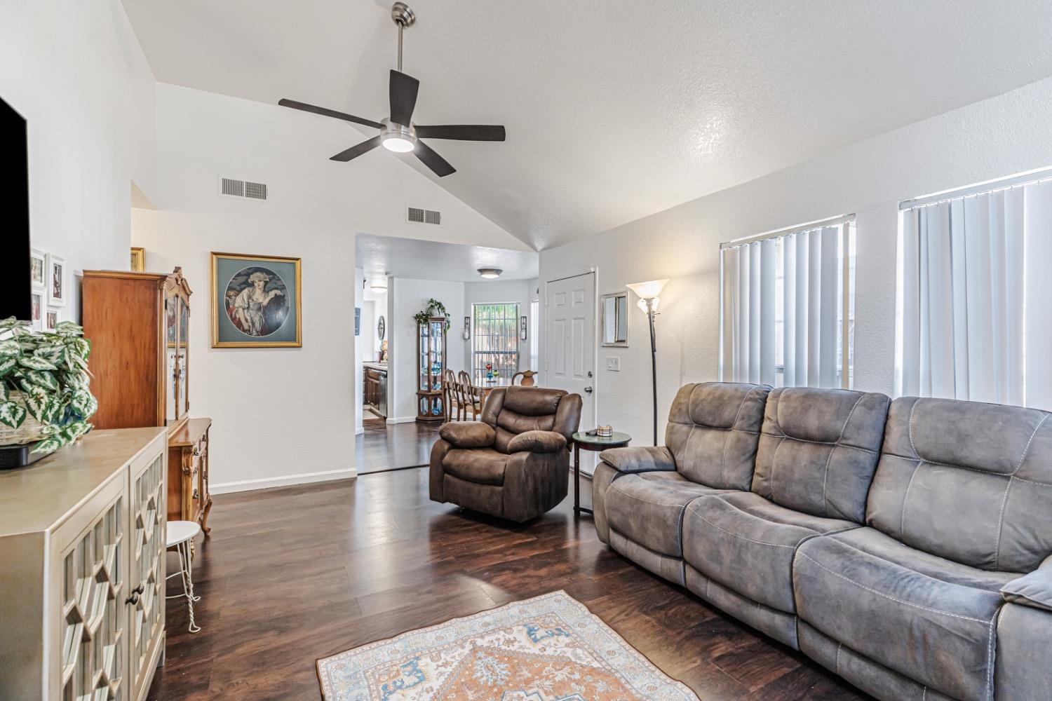 Detail Gallery Image 10 of 35 For 7415 Fireweed Cir, Citrus Heights,  CA 95610 - 3 Beds | 2 Baths