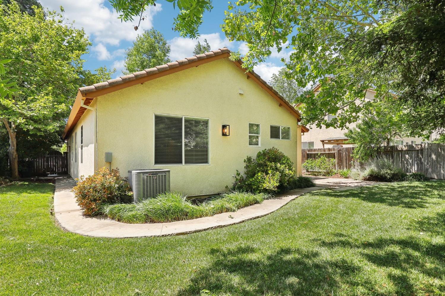 Detail Gallery Image 33 of 43 For 1707 Danbrook Dr, Sacramento,  CA 95835 - 3 Beds | 2 Baths