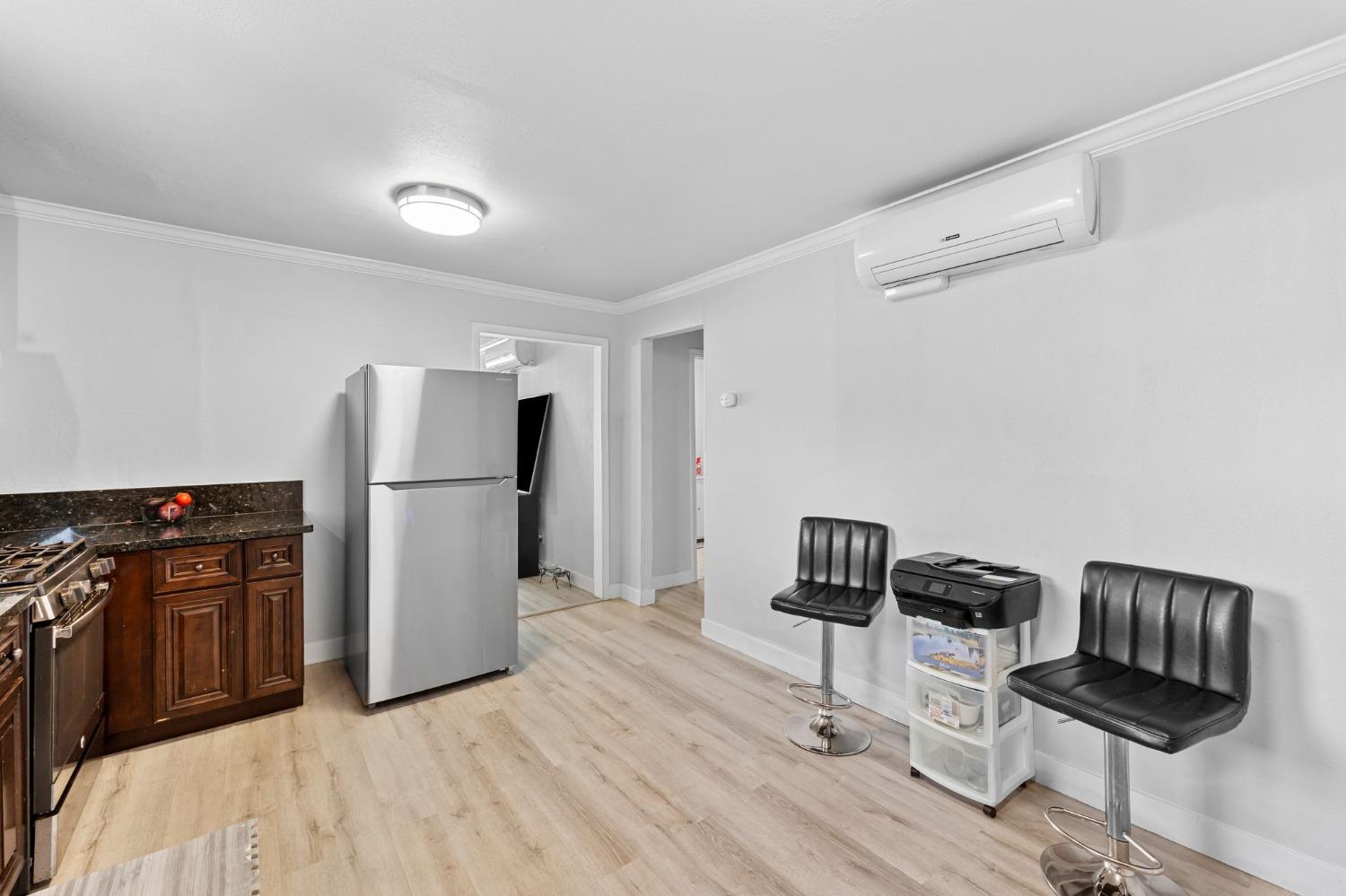 Detail Gallery Image 9 of 31 For 2604 Fairfield St, Sacramento,  CA 95815 - 2 Beds | 1 Baths