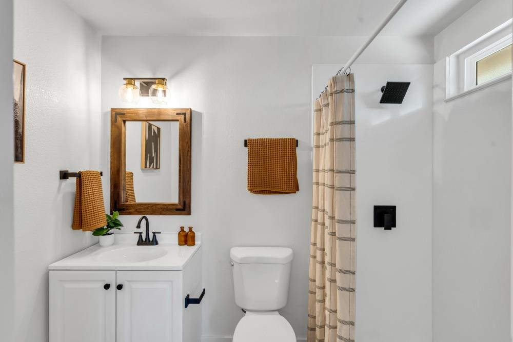 Detail Gallery Image 19 of 33 For 9049 Meadowsweet Way, Elk Grove,  CA 95624 - 4 Beds | 2 Baths