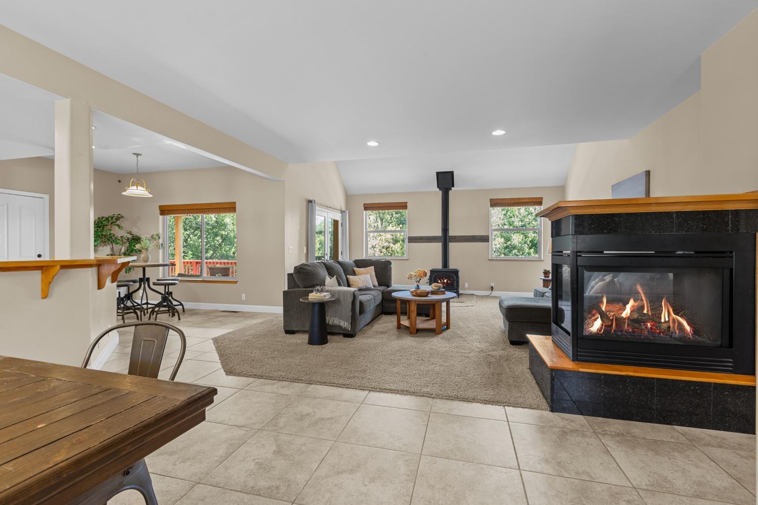 Detail Gallery Image 8 of 49 For 12381 Mierkey Ct, Jackson,  CA 95642 - 4 Beds | 2/1 Baths