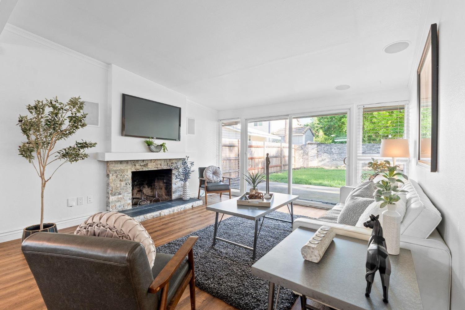 Detail Gallery Image 4 of 23 For 960 Anna St, West Sacramento,  CA 95605 - 3 Beds | 2 Baths