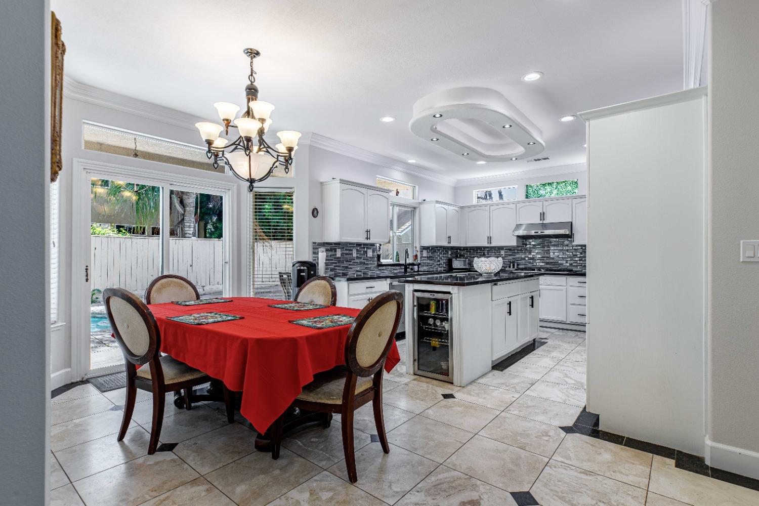 Detail Gallery Image 5 of 45 For 4600 via Terreno, Modesto,  CA 95357 - 4 Beds | 2/1 Baths