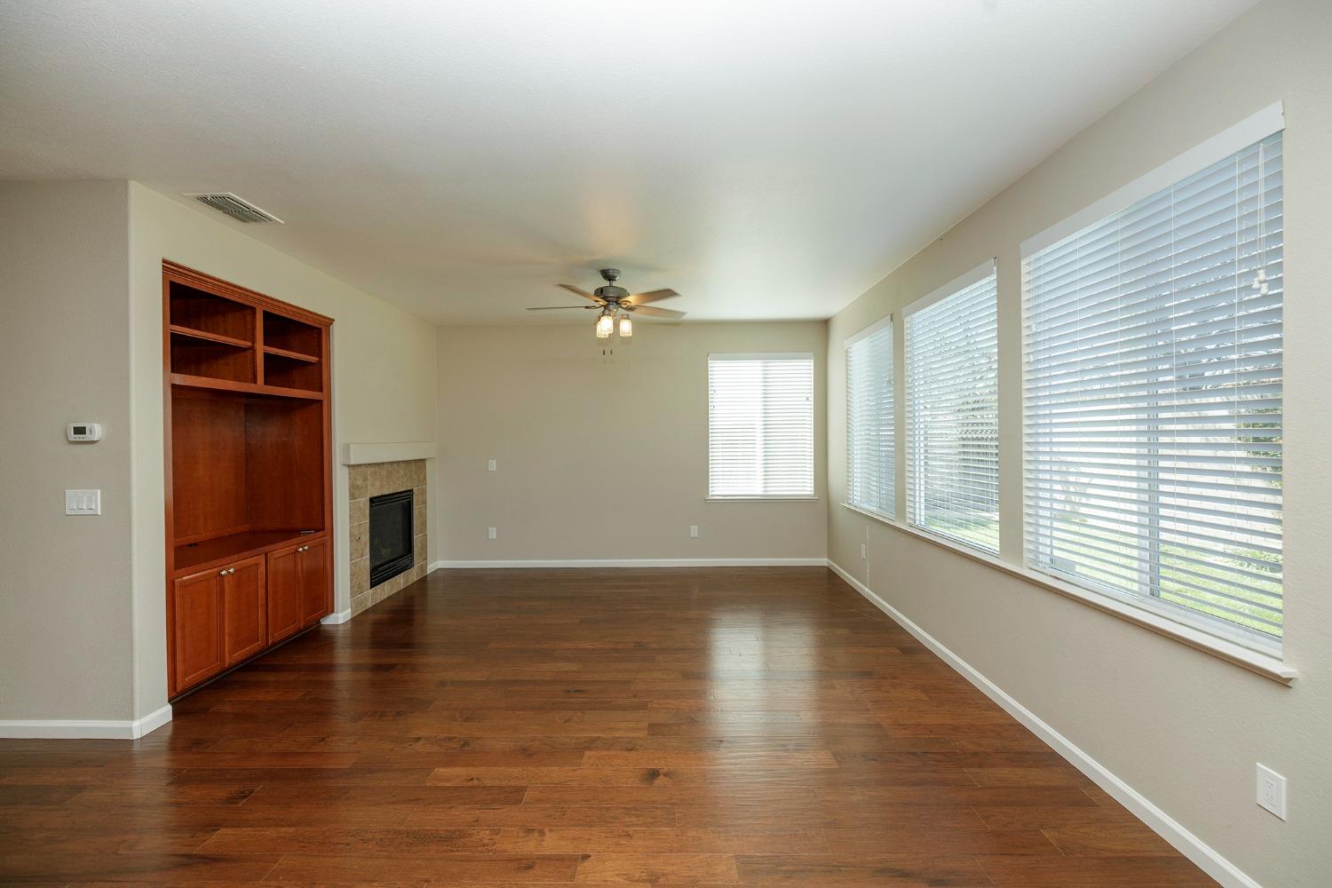 Detail Gallery Image 14 of 53 For 1466 Grand Oak Way, Oakdale,  CA 95361 - 5 Beds | 3 Baths