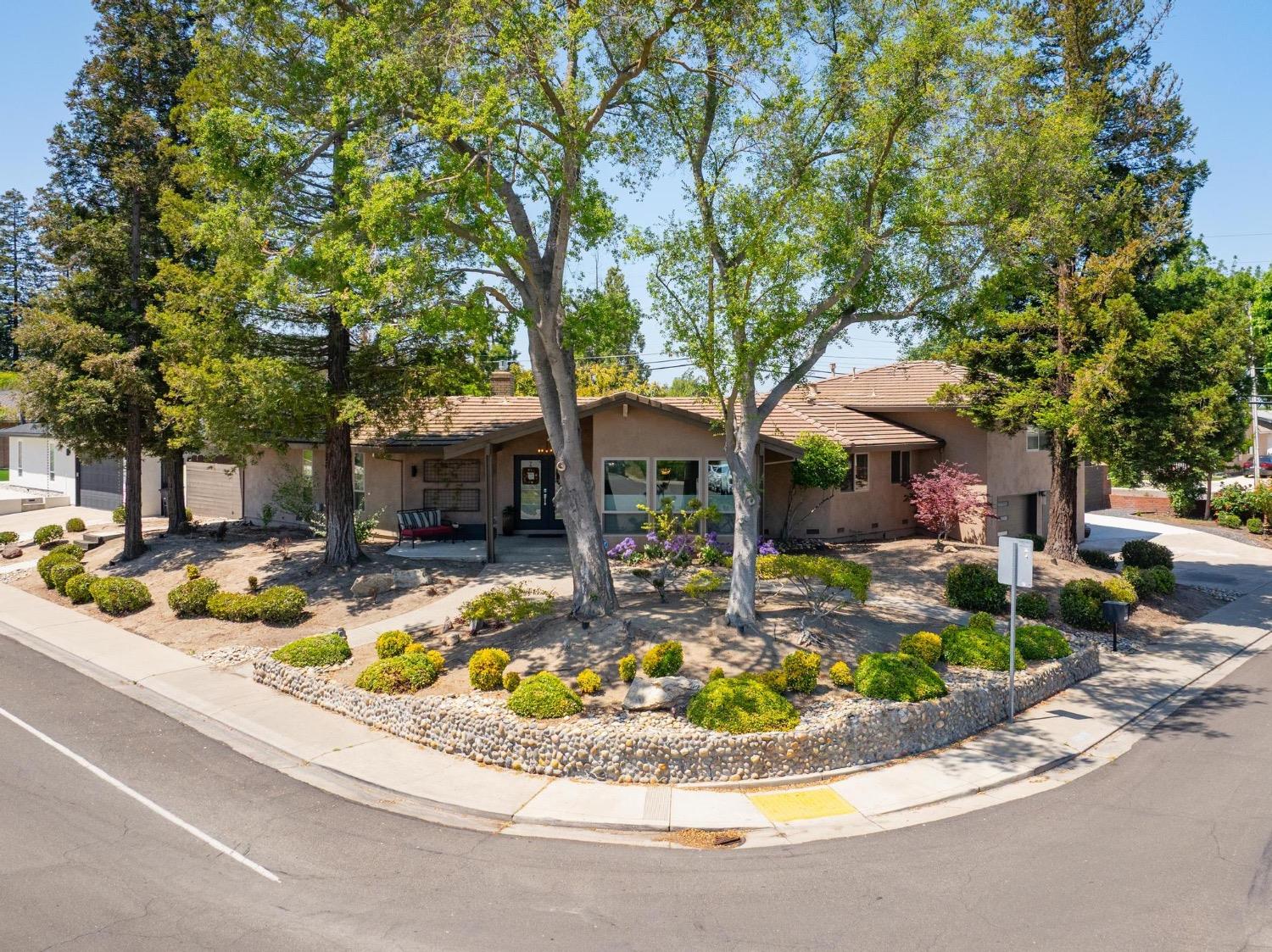 Detail Gallery Image 13 of 65 For 23271 S Pebble Beach Ln, Ripon,  CA 95366 - 3 Beds | 3 Baths