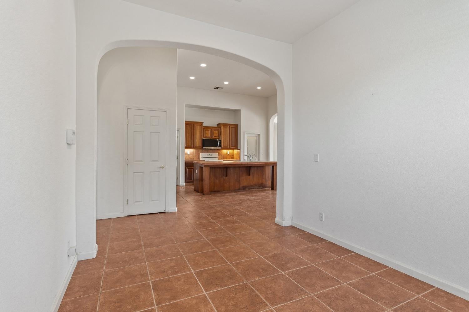 Detail Gallery Image 9 of 38 For 554 Bonanza Dr, Newman,  CA 95360 - 3 Beds | 2 Baths