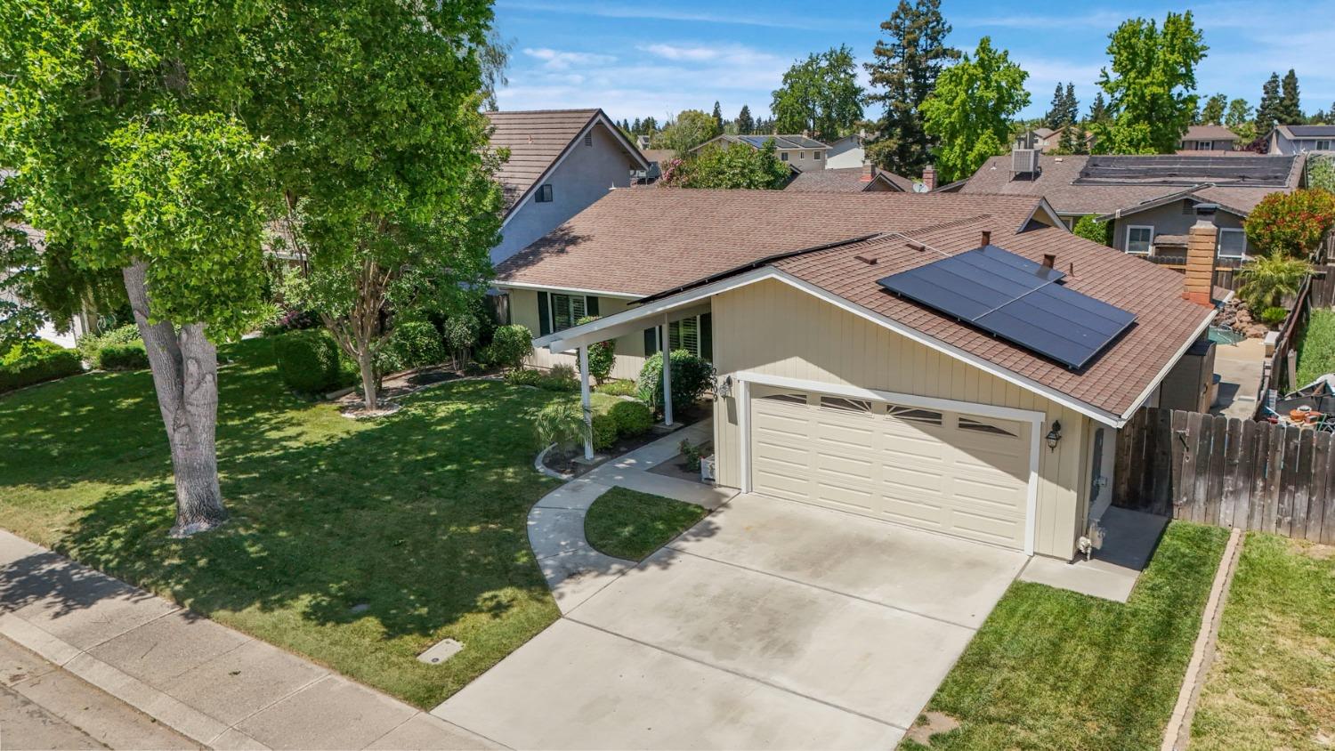 Detail Gallery Image 2 of 62 For 2909 Estate Dr, Stockton,  CA 95209 - 4 Beds | 2 Baths