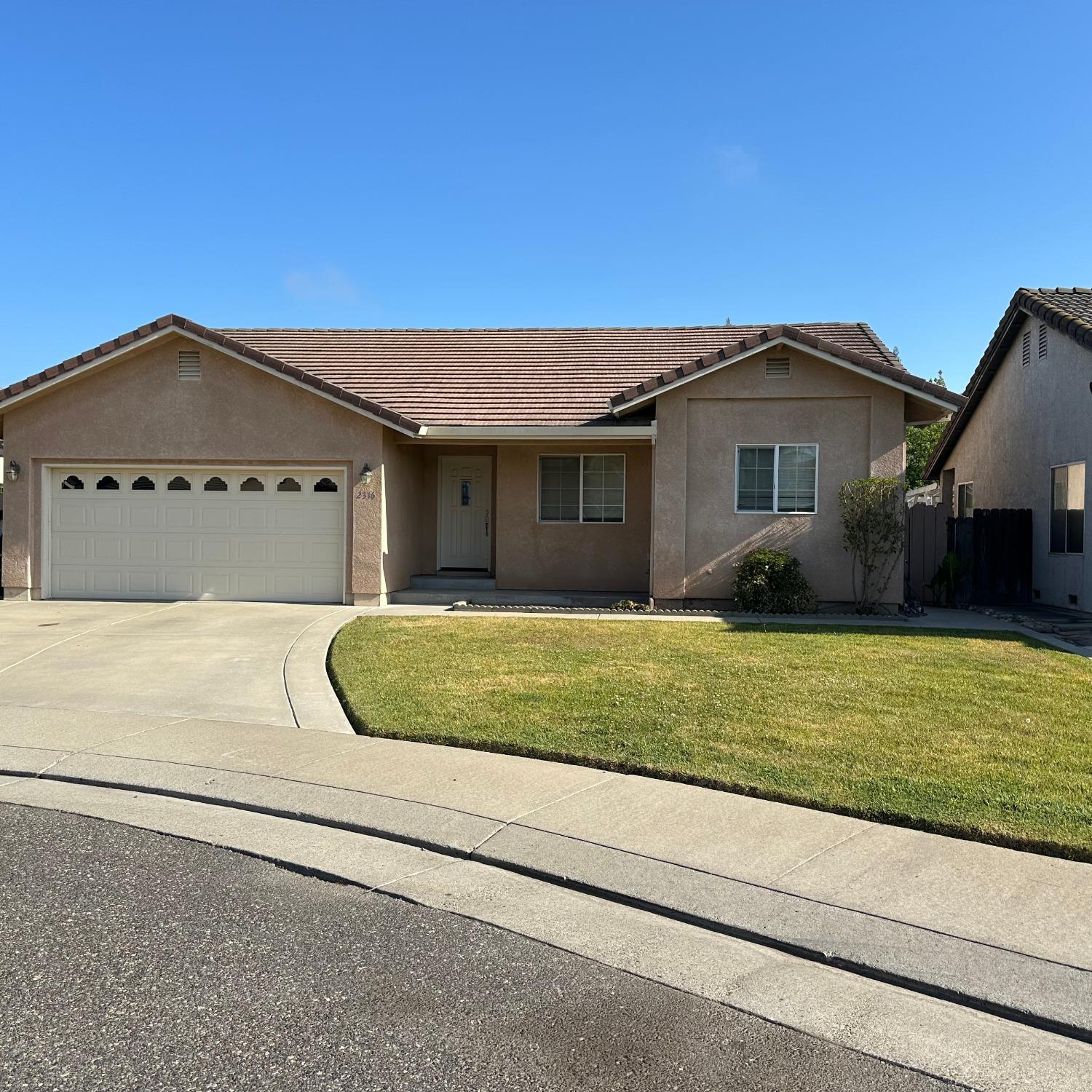 Detail Gallery Image 4 of 23 For 2316 Thaddeous Ct, Escalon,  CA 95320 - 3 Beds | 2/1 Baths