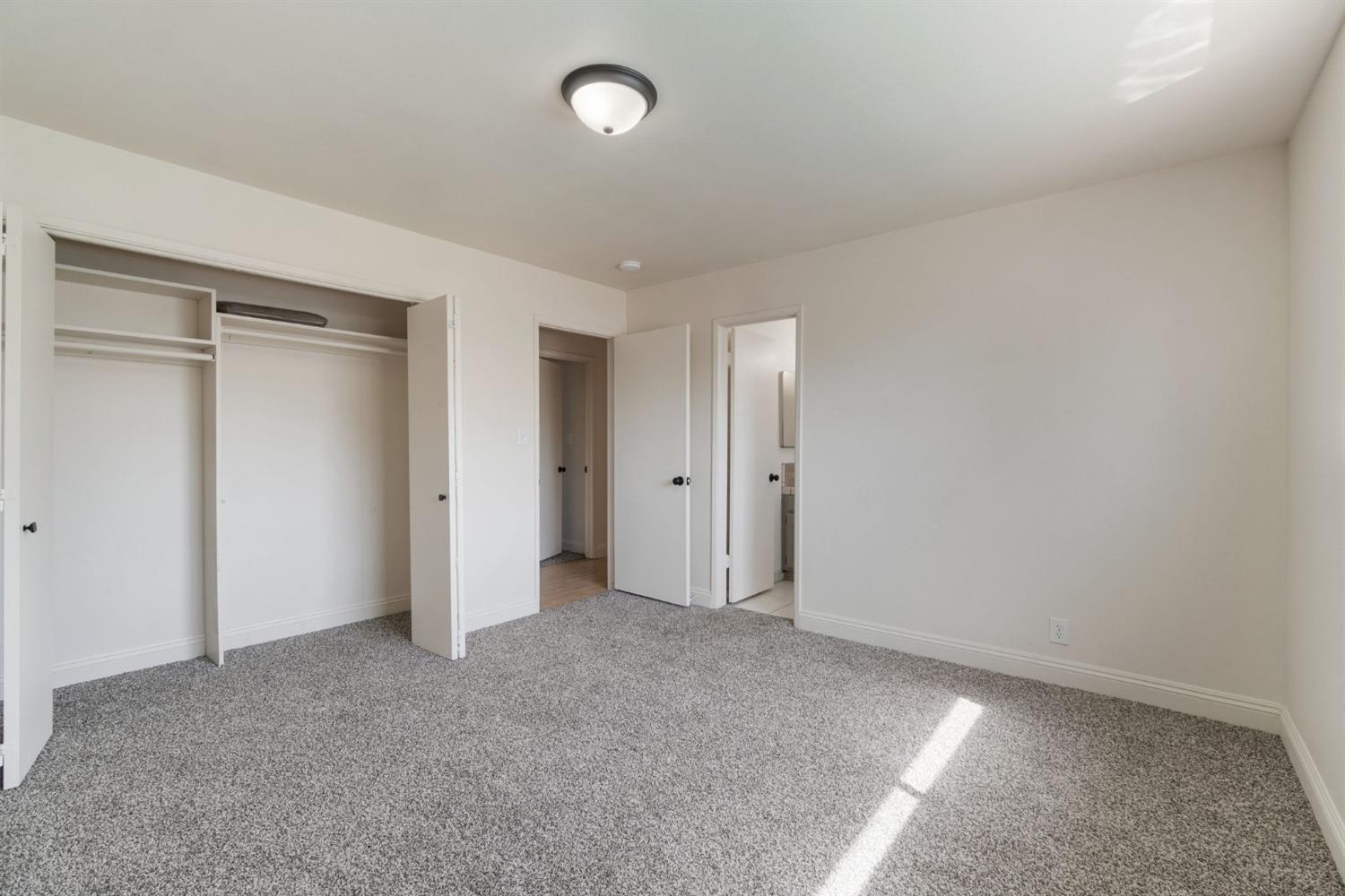 Detail Gallery Image 28 of 39 For 2738 S Fairway Ct, Visalia,  CA 93277 - 4 Beds | 2/1 Baths