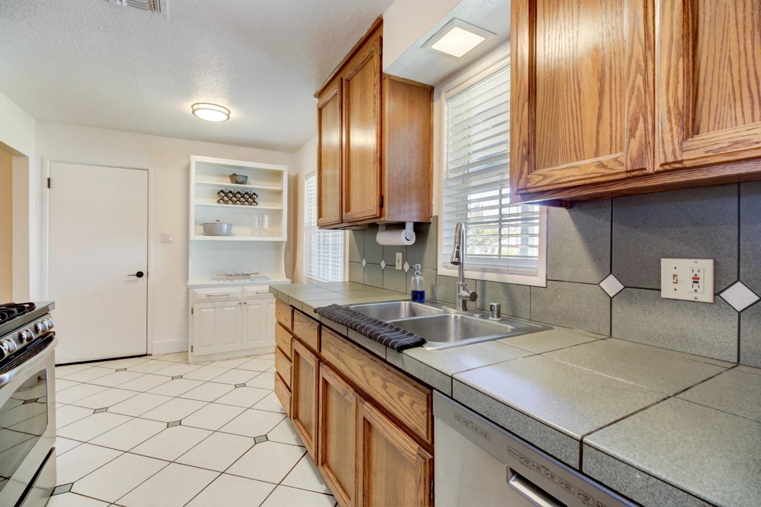 Detail Gallery Image 24 of 50 For 2920 Maison Way, Sacramento,  CA 95864 - 3 Beds | 1 Baths