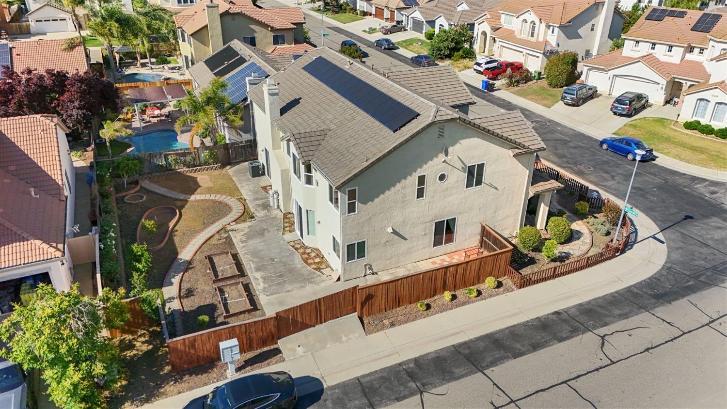 Detail Gallery Image 56 of 65 For 9572 Crystal Water Way, Elk Grove,  CA 95624 - 6 Beds | 4/1 Baths