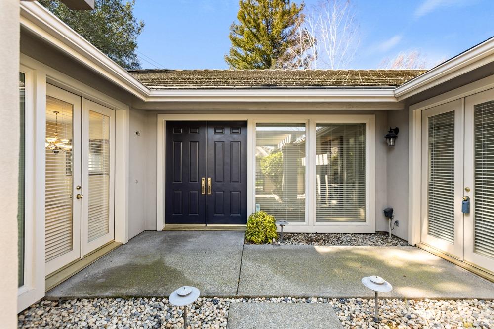 Detail Gallery Image 8 of 56 For 9608 Golf Course Ln, Elk Grove,  CA 95758 - 2 Beds | 2 Baths