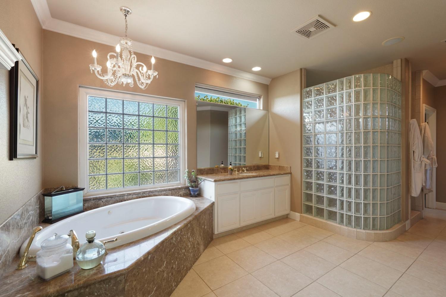 Detail Gallery Image 8 of 63 For 22947 N Samra Hayer Ln, Acampo,  CA 95220 - 4 Beds | 2/1 Baths