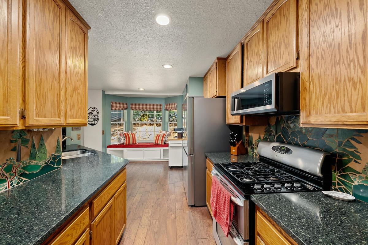 Detail Gallery Image 27 of 64 For 5844 Cold Springs Dr, Foresthill,  CA 95631 - 3 Beds | 3 Baths