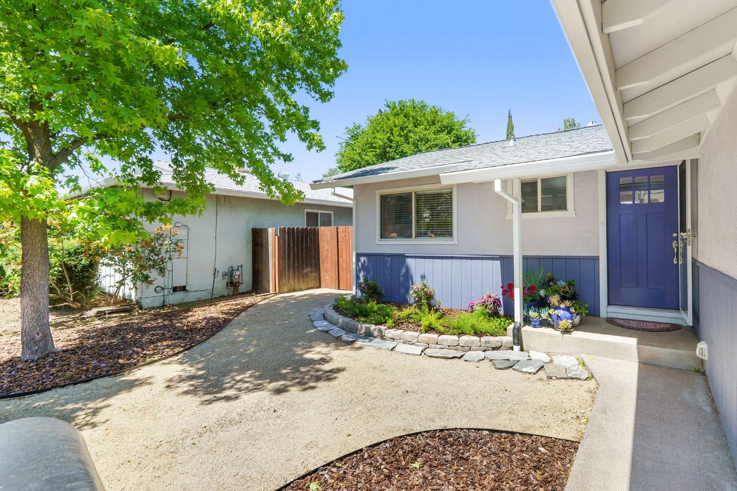 Detail Gallery Image 3 of 30 For 2821 Loyola Dr, Davis,  CA 95618 - 3 Beds | 2 Baths