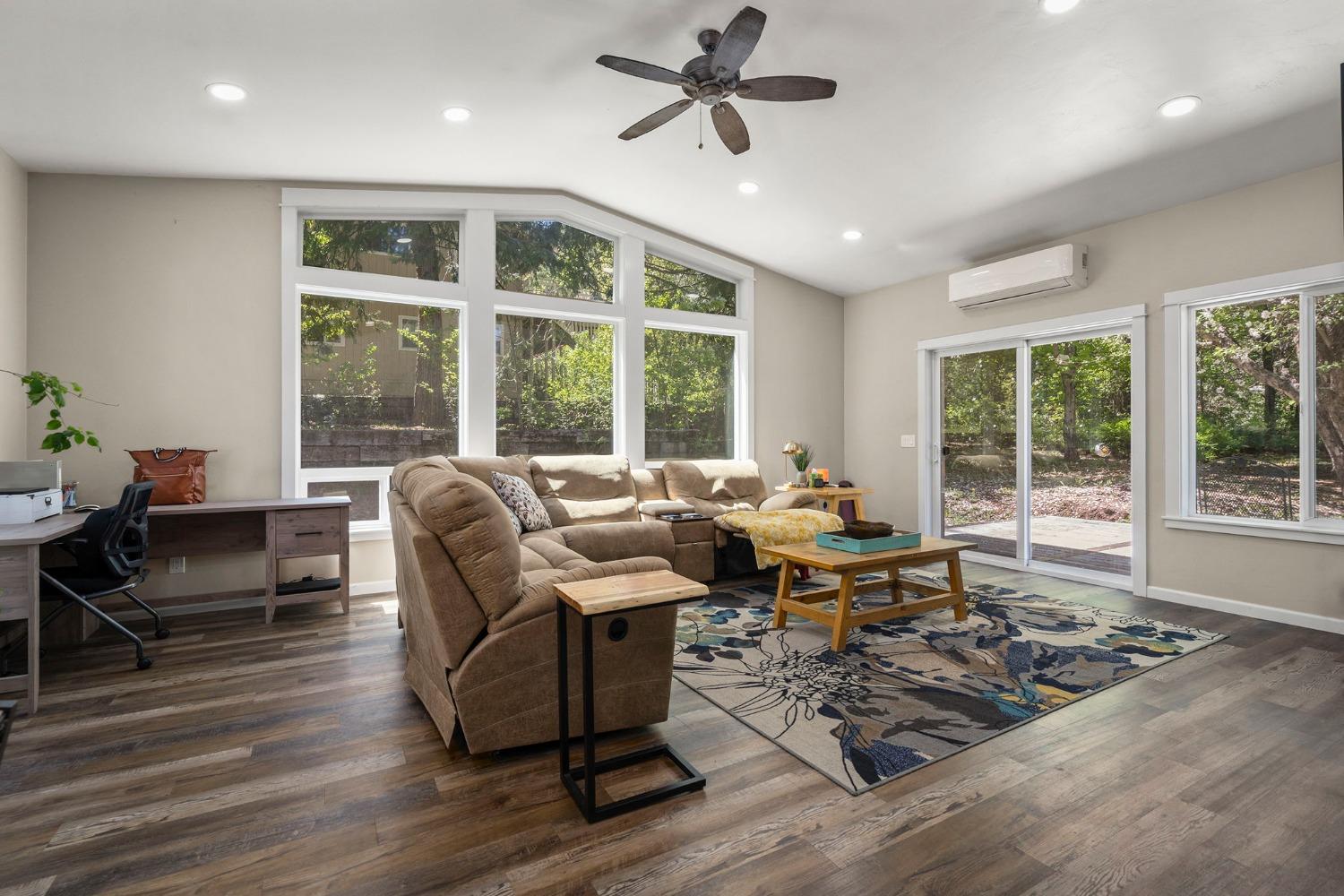 Detail Gallery Image 4 of 23 For 373 Alder St, Quincy,  CA 95971 - 3 Beds | 2 Baths