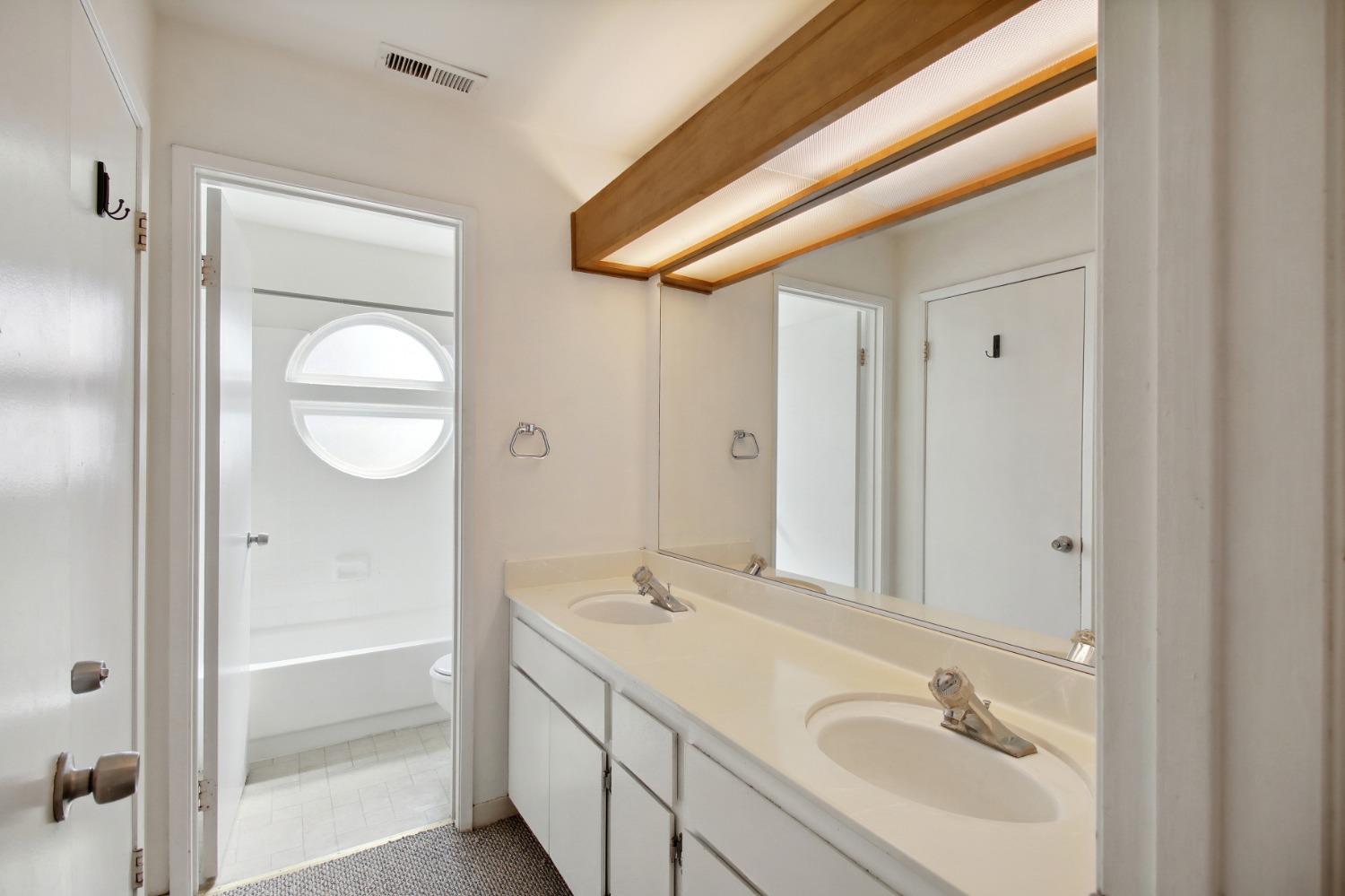 Photo #28: 225057692 Listing: Photo #28
