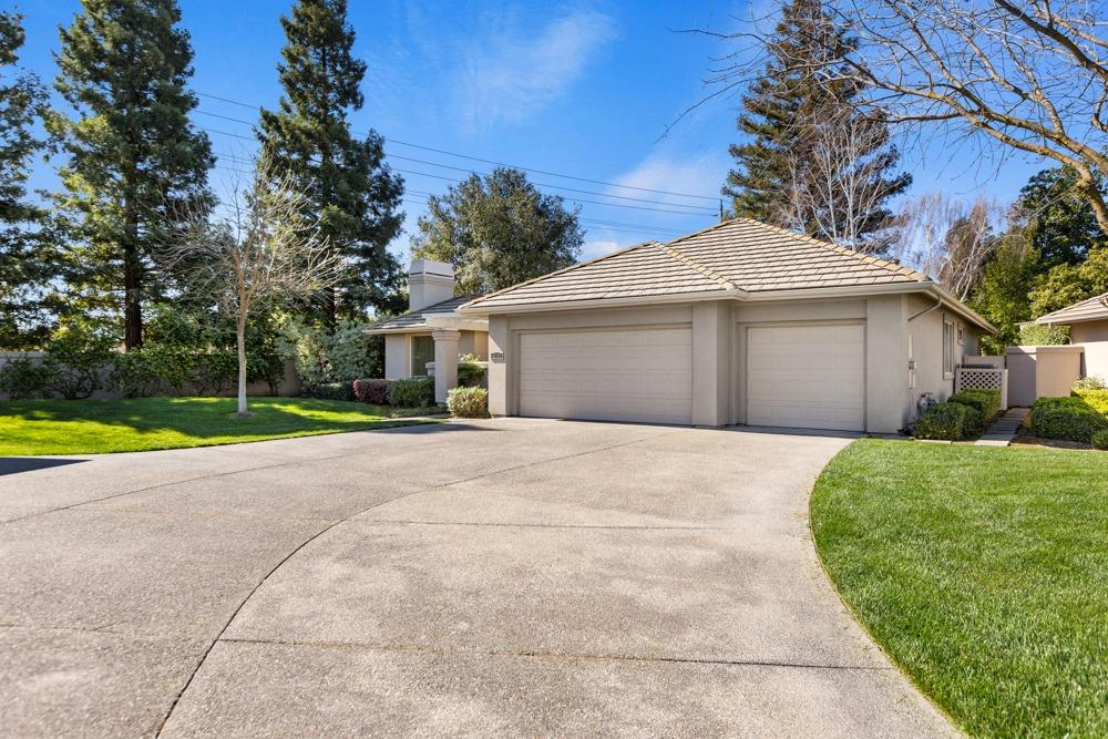 Detail Gallery Image 4 of 56 For 9608 Golf Course Ln, Elk Grove,  CA 95758 - 2 Beds | 2 Baths