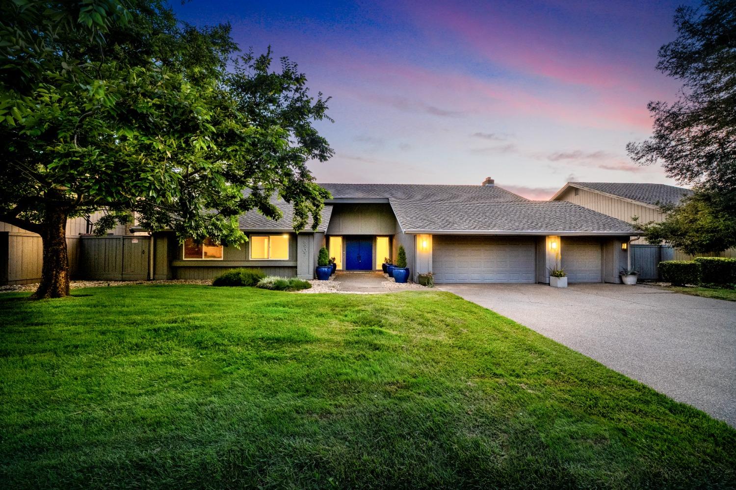 Detail Gallery Image 1 of 50 For 8907 Quail Hill Way, Fair Oaks,  CA 95628 - 3 Beds | 2 Baths