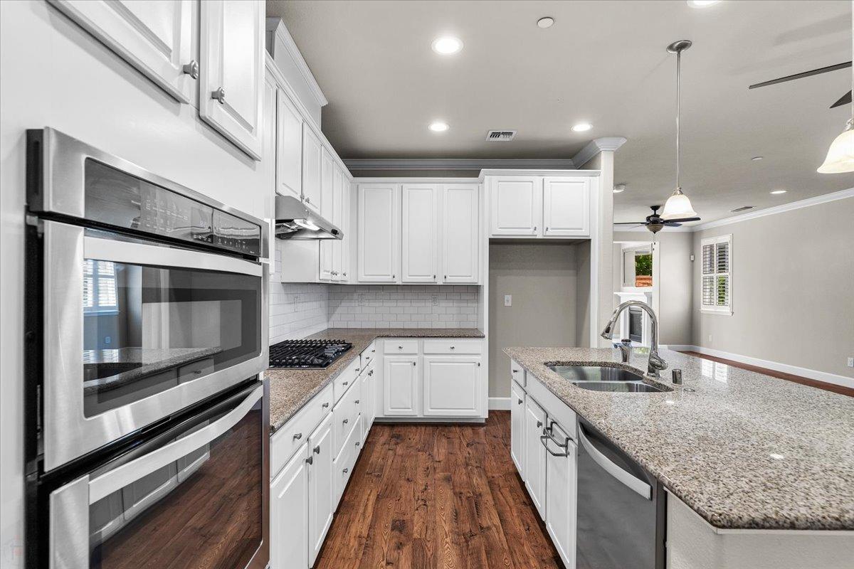 Detail Gallery Image 12 of 84 For 1377 Arbor Brook Dr, Manteca,  CA 95336 - 3 Beds | 2 Baths