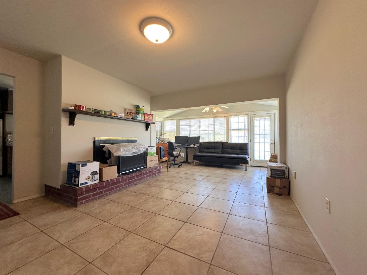 Detail Gallery Image 17 of 27 For 1390 Williamson Rd, Manteca,  CA 95337 - 3 Beds | 1 Baths
