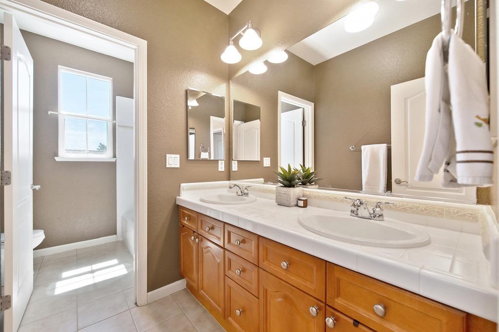 Detail Gallery Image 28 of 49 For 3532 Nouveau Way, Rancho Cordova,  CA 95670 - 4 Beds | 3 Baths