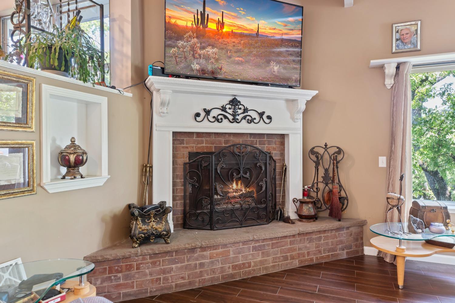 Detail Gallery Image 12 of 65 For 100 W Church Ln, Sonora,  CA 95370 - 4 Beds | 4 Baths