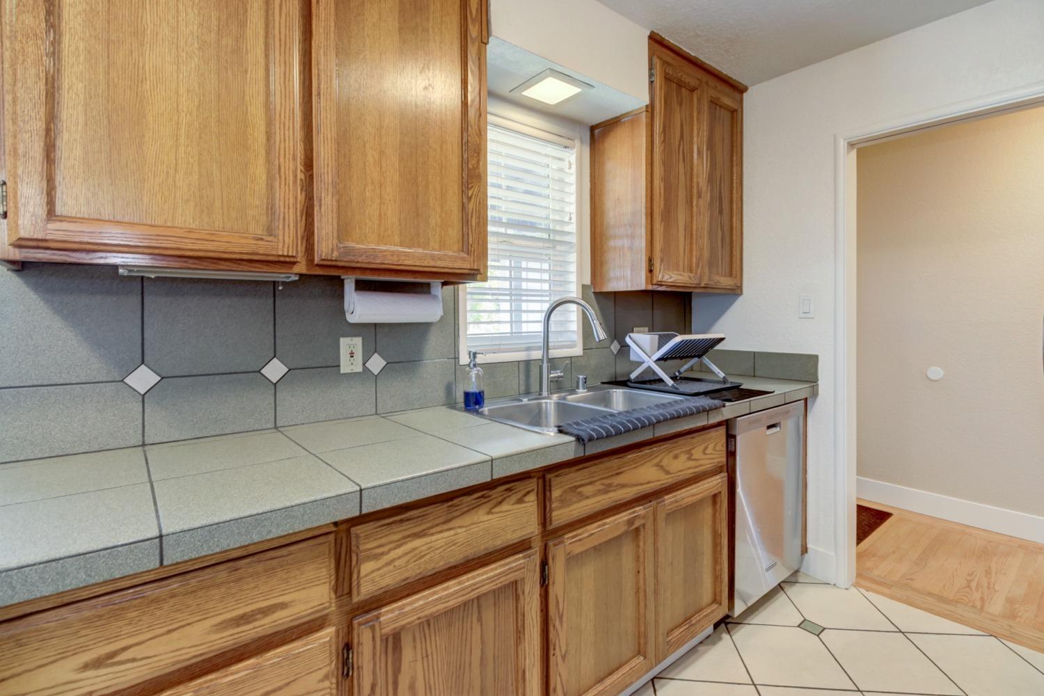 Detail Gallery Image 21 of 50 For 2920 Maison Way, Sacramento,  CA 95864 - 3 Beds | 1 Baths