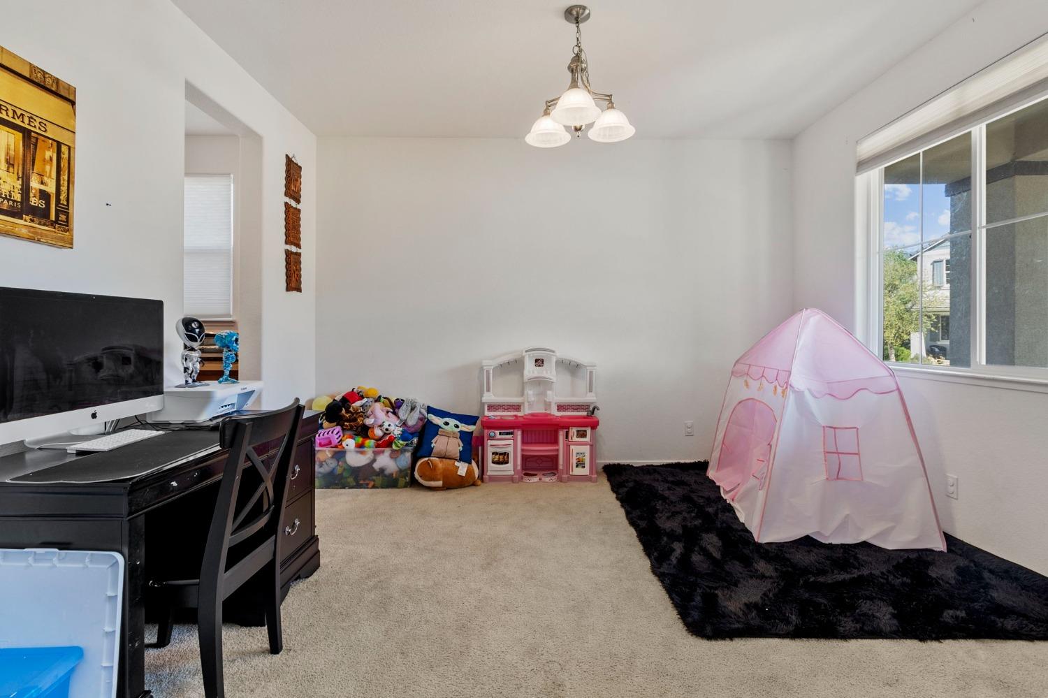 Detail Gallery Image 5 of 29 For 20744 Fairway Dr, Patterson,  CA 95363 - 5 Beds | 3/1 Baths